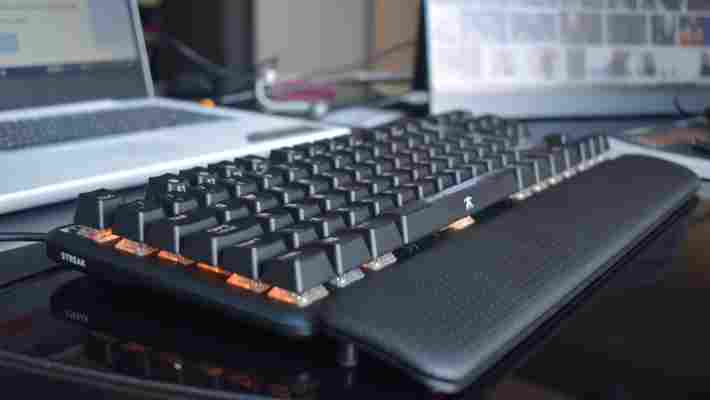 Review: The Fnatic miniSTREAK is a solid gaming keyboard for under $100